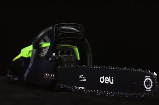 Deli Gasoline Chain Saw